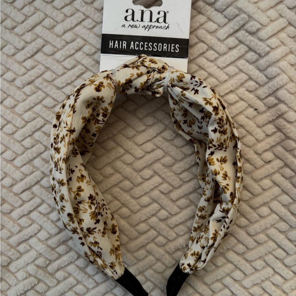 a.n.a Floral Hairband - Cream and Brown